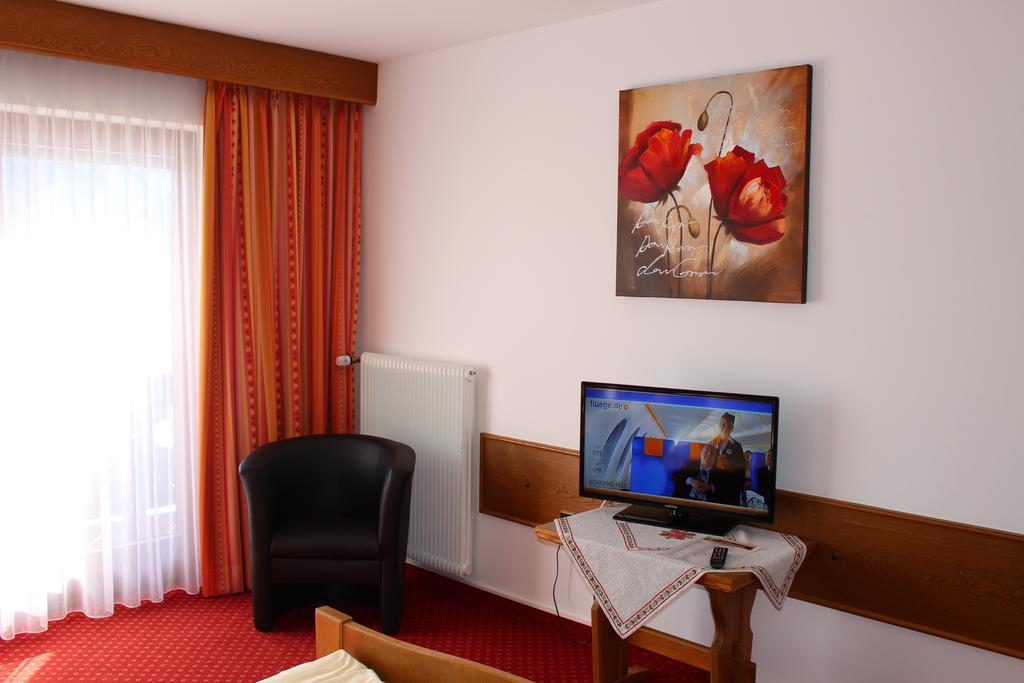 Alpenmotel Saeuling Pinswang Esterno foto